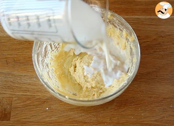 Crêpes gefüllt mit béchamel, käse und schinken