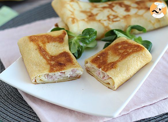 Crêpes gefüllt mit béchamel, käse und schinken