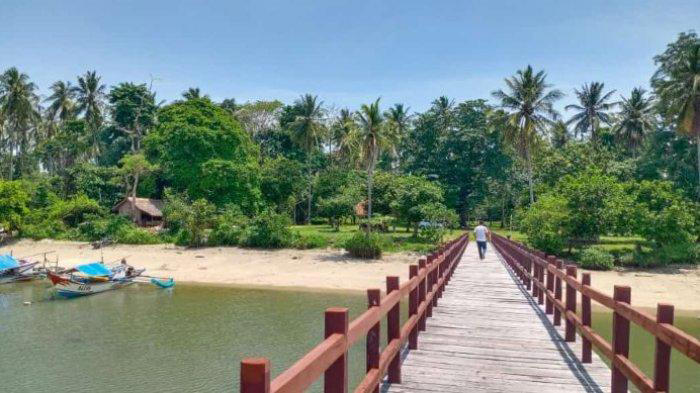 Jembatan yang berada di Taman Jaya Ujung Kulon (TribunBanten.com/Rizki Asdiarman)
