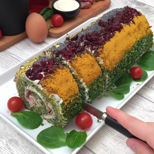 Herzhaft leichte Biskuitrolle