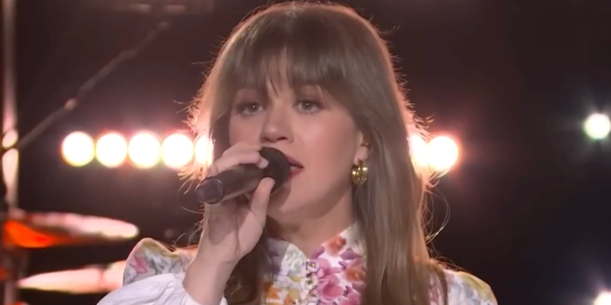 'Kelly Clarkson Show' Fans Say They'll "Never Stop Crying" After