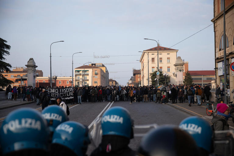 Scontri a Bologna: la Digos chiede alla Rai (solo) le immagini degli antagonisti di sinistra. A decidere saranno gli avvocati di viale Mazzini