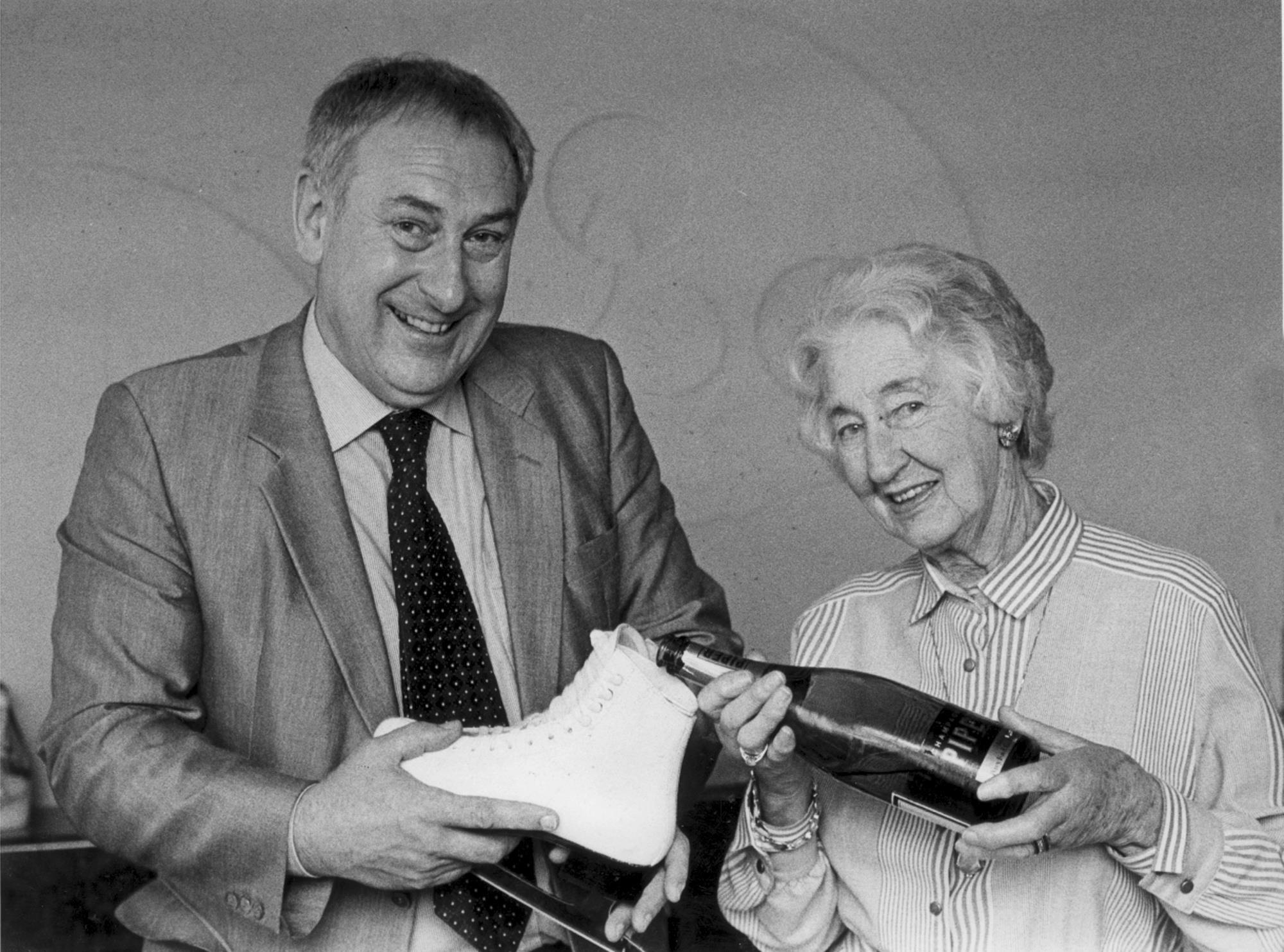 27 amazing retro photos that throw back to 1988 in Blackpool that ...