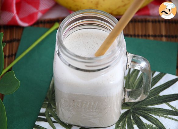 Veganer milchshake mit bananen