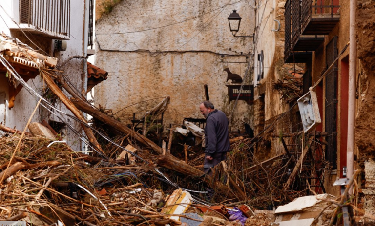 1 ano de chuva em 8 horas: a devastação provocada por 'tempestade do século' que matou ao menos 72 na Espanha