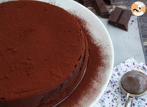Hausgemachter schokoladenmousse-kuchen
