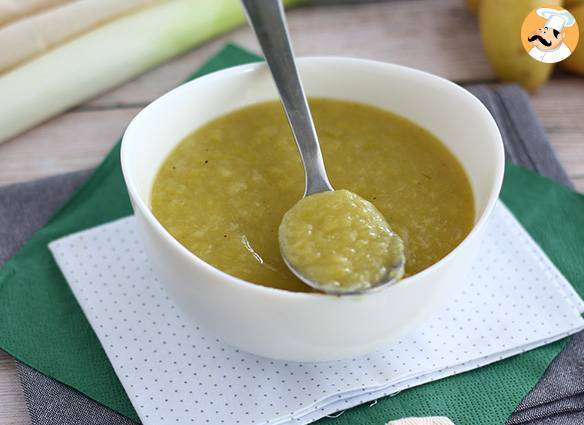Schnelle und einfache kartoffel-lauch-suppe