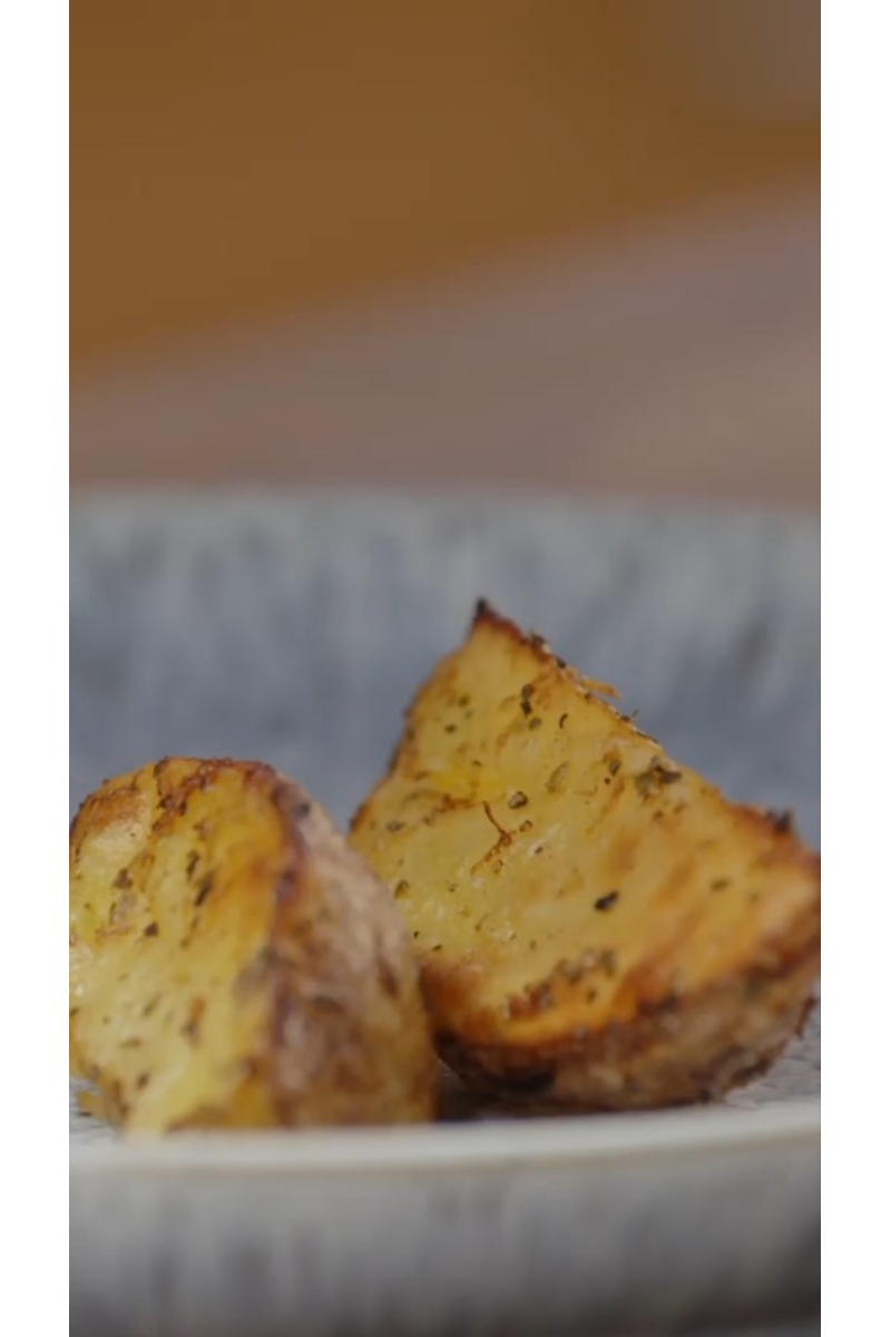 Bratkartoffeln nach griechischer Art mit Zitrone und Knoblauch