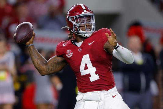 TUSCALOOSA, ALABAMA - SEPTEMBER 28: Jalen Milroe #4 of the Alabama Crimson Tide passes the ball against the Georgia Bulldogs during the third quarter at Bryant-Denny Stadium on September 28, 2024 in Tuscaloosa, Alabama. (Photo by Todd Kirkland/Getty Images)