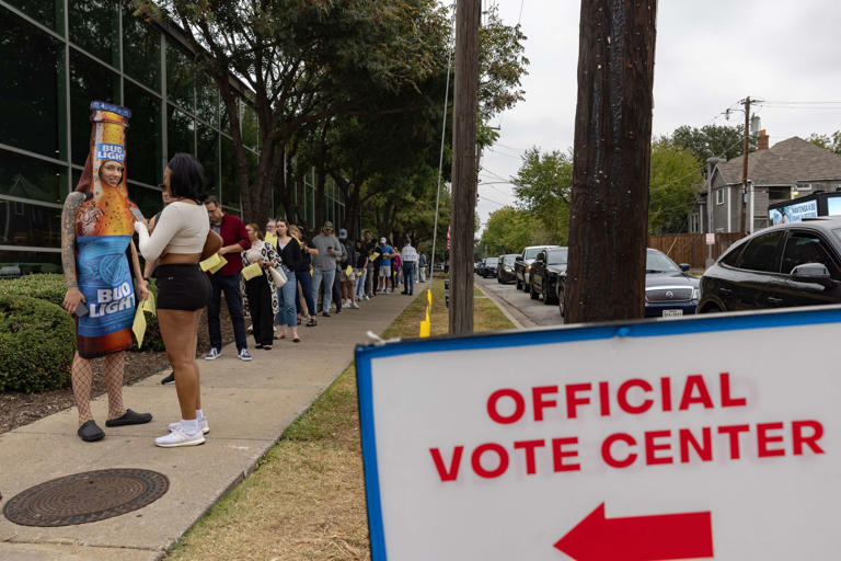 Thousands of Dallas and Collin County voters cast ballots in final day