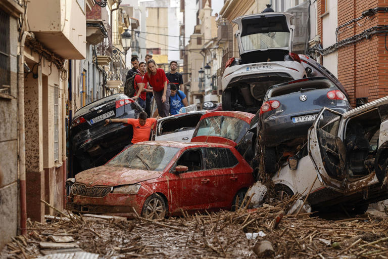 Muitas das vítimas fatais viajavam de carro e foram surpreendidas pela enchente