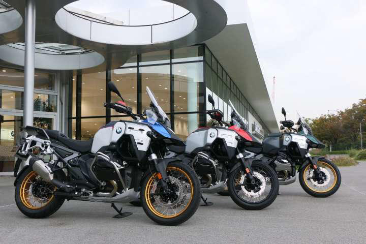 長距離ツーリングに自動変速は必須!? BMWのアドベンチャーバイクも自動変速