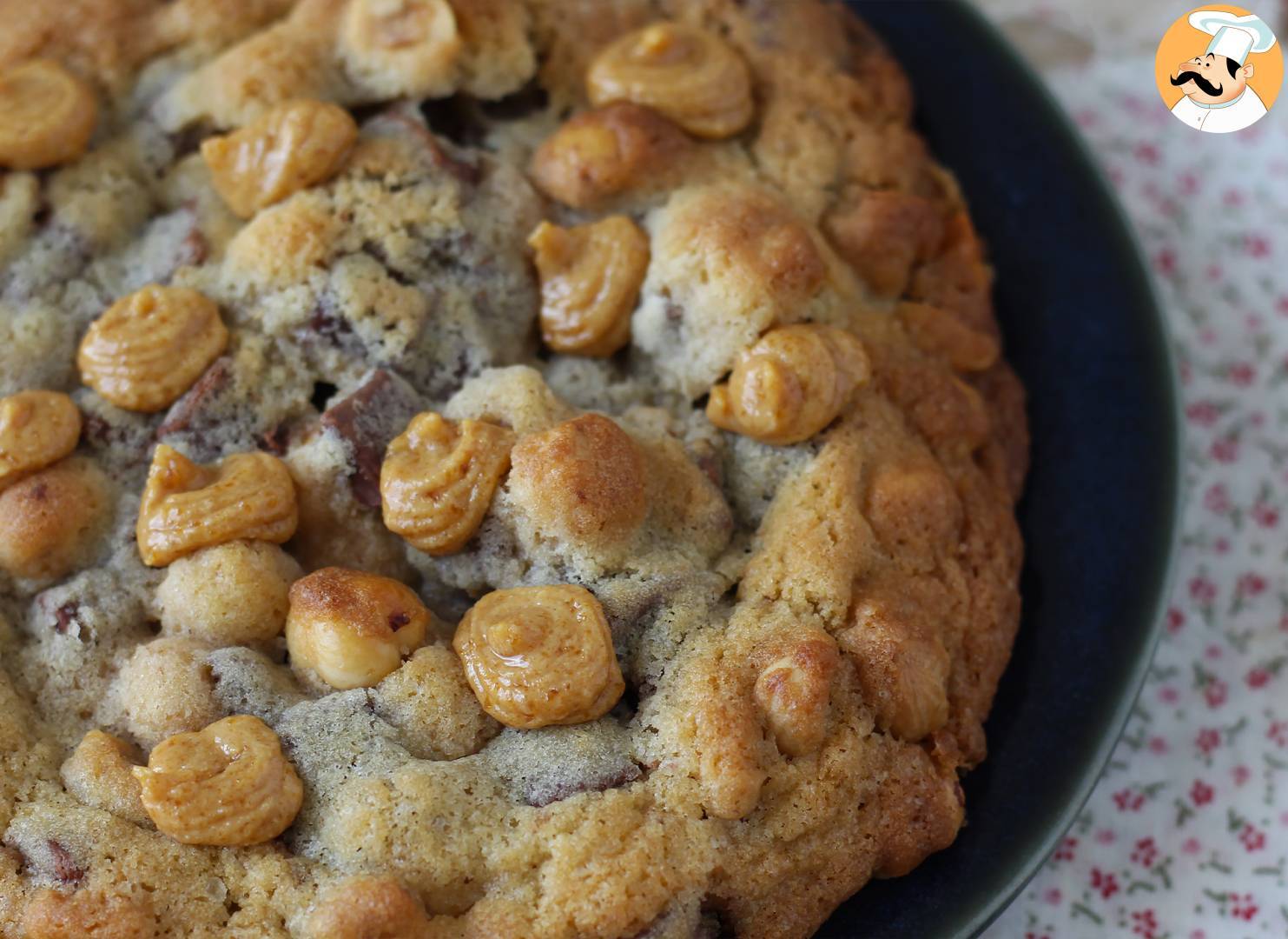 Cookies xxl haselnüsse, milchschokolade und pralinen