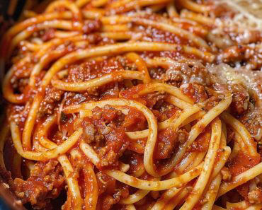 Chicago Spaghetti: A Comforting, Cheesy Spin on Traditional Spaghetti