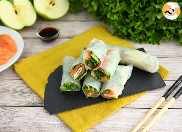 Frühlingsrollen mit geräuchertem lachs und apfel
