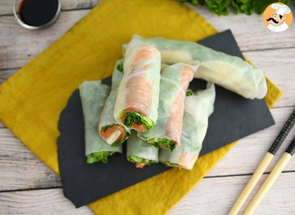 Frühlingsrollen mit geräuchertem lachs und apfel