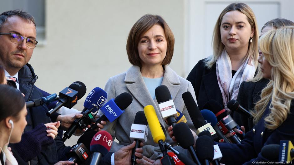 Moldova Boots Russian Diplomats for Aiding Fugitive Politician