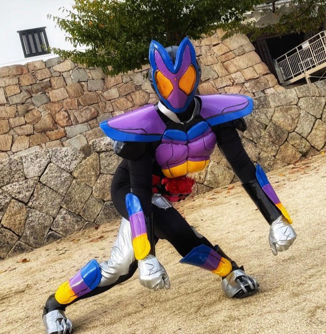 警察官から「写真撮らせてください」と大人気、衝撃コスプレが 警察官から「写真撮らせてください」と大人気、衝撃コスプレが
