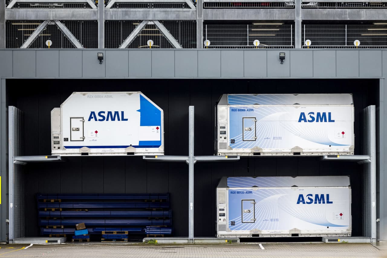 ASML Logs Strong Orders Amid AI Spending Frenzy
