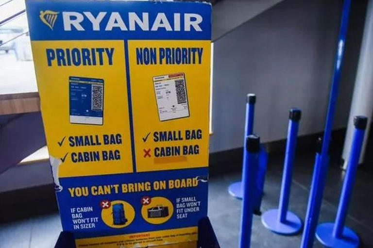 Ryanair price of baggage online