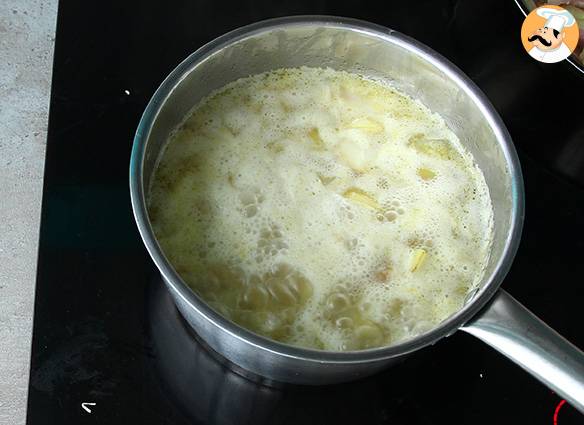 Topinambursuppe, kartoffeln und speck