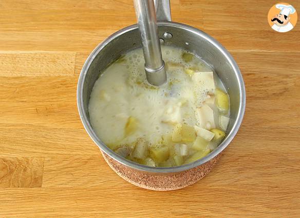 Topinambursuppe, kartoffeln und speck