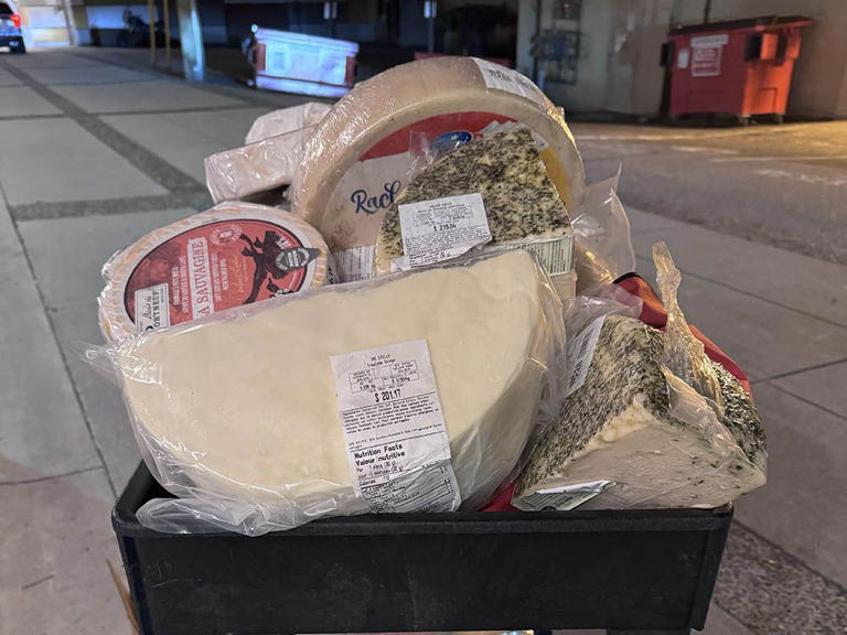 Say cheese: Suspect caught on CCTV video trying to steal huge haul from ...