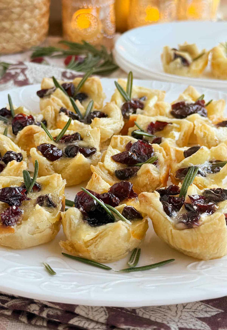 Cranberry Brie Bites (Easy Recipe with Puff Pastry)