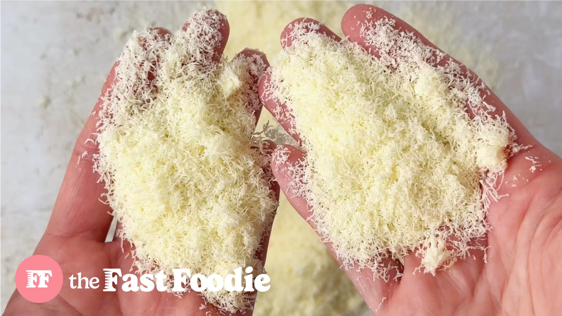 Einfacher Schokoladenschnee-Hack, flauschiger, essbarer Schnee aus ...