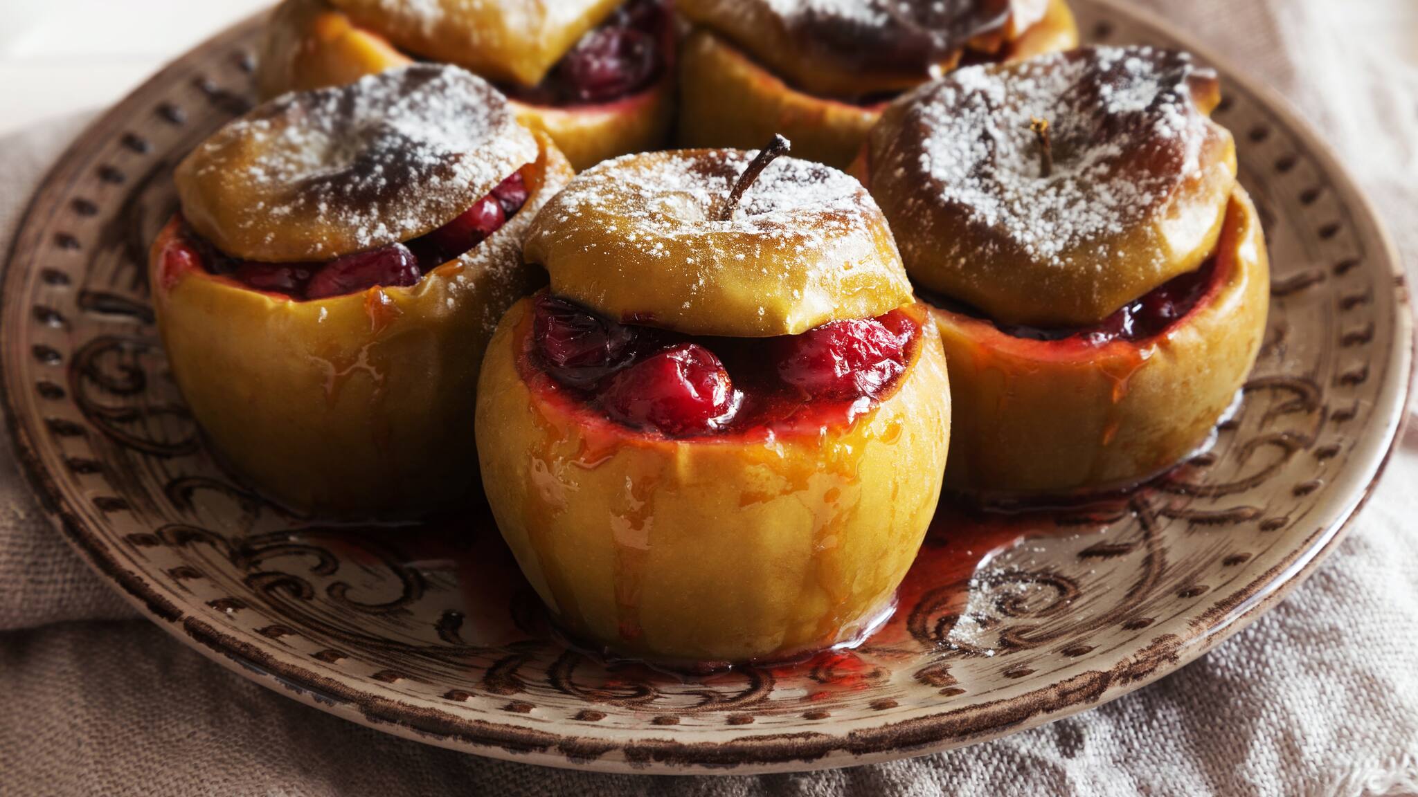Bratapfel Rezept: So gelingt der Winterklassiker perfekt