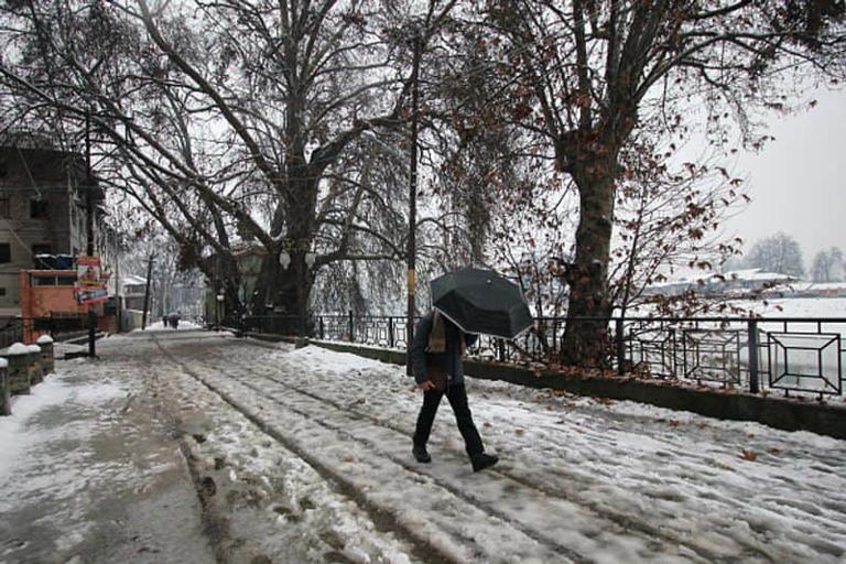 Kolkata Weather Update: Will cyclone bring snowfall? Here's what Meteorological Department has to say