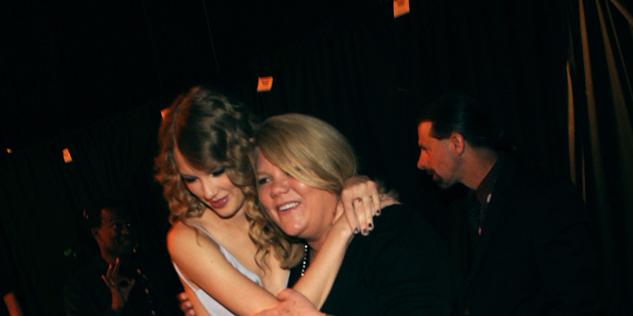 Taylor Swift Shares Sweet Moment With Mom Andrea Swift After Toronto Show