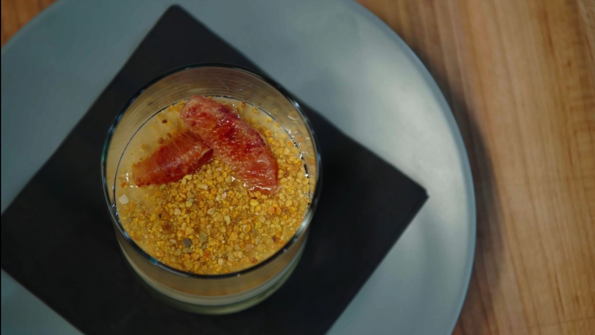 Orangen-Lakritz-Panna-Cotta für Dessertliebhaber