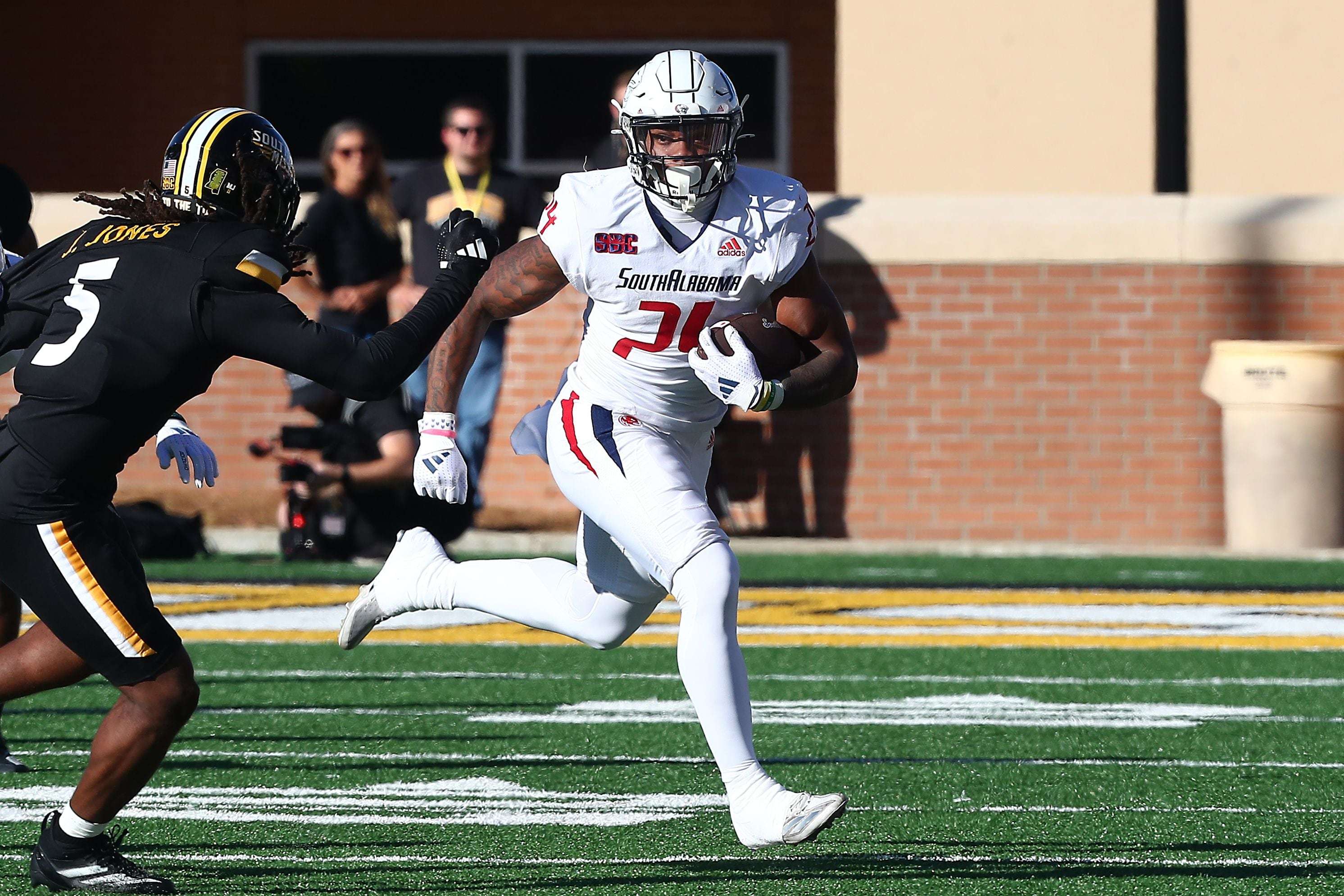 South Alabama Bowl-eligible After 35-14 Victory Over Southern Miss