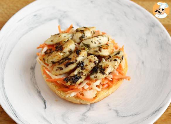 Passo 2 - Sanduíche de frango marinado com salada