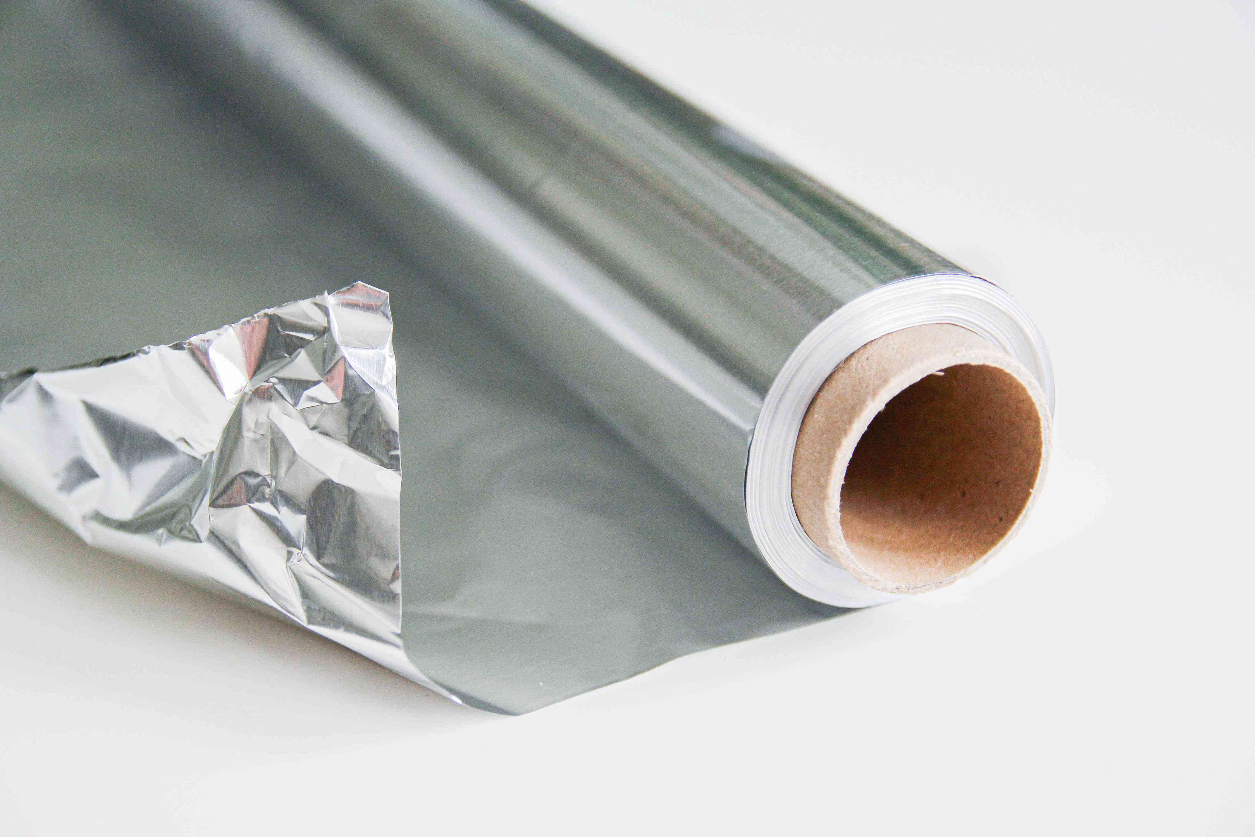 Is It Safe To Put Aluminum Foil In The Bottom Of The Oven?