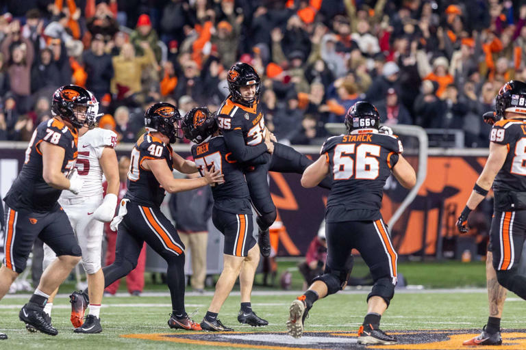 Oregon State kicker Everett Hayes shrugs aside emotions, career seesaw ...