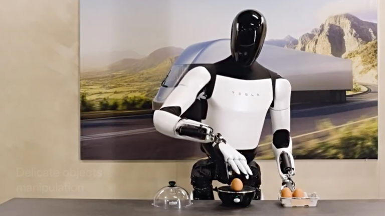 Cámara de seguridad capta cómo un robot con inteligencia artificial convence a otros de 'abandonar su trabajo'