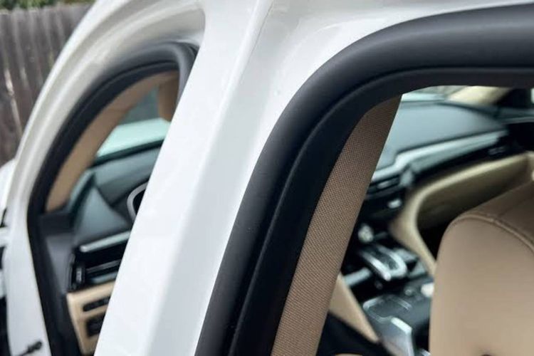 Engsel Pintu Mulai Berkarat? Ini 5 Cara Sederhana Mengatasinya di Rumah