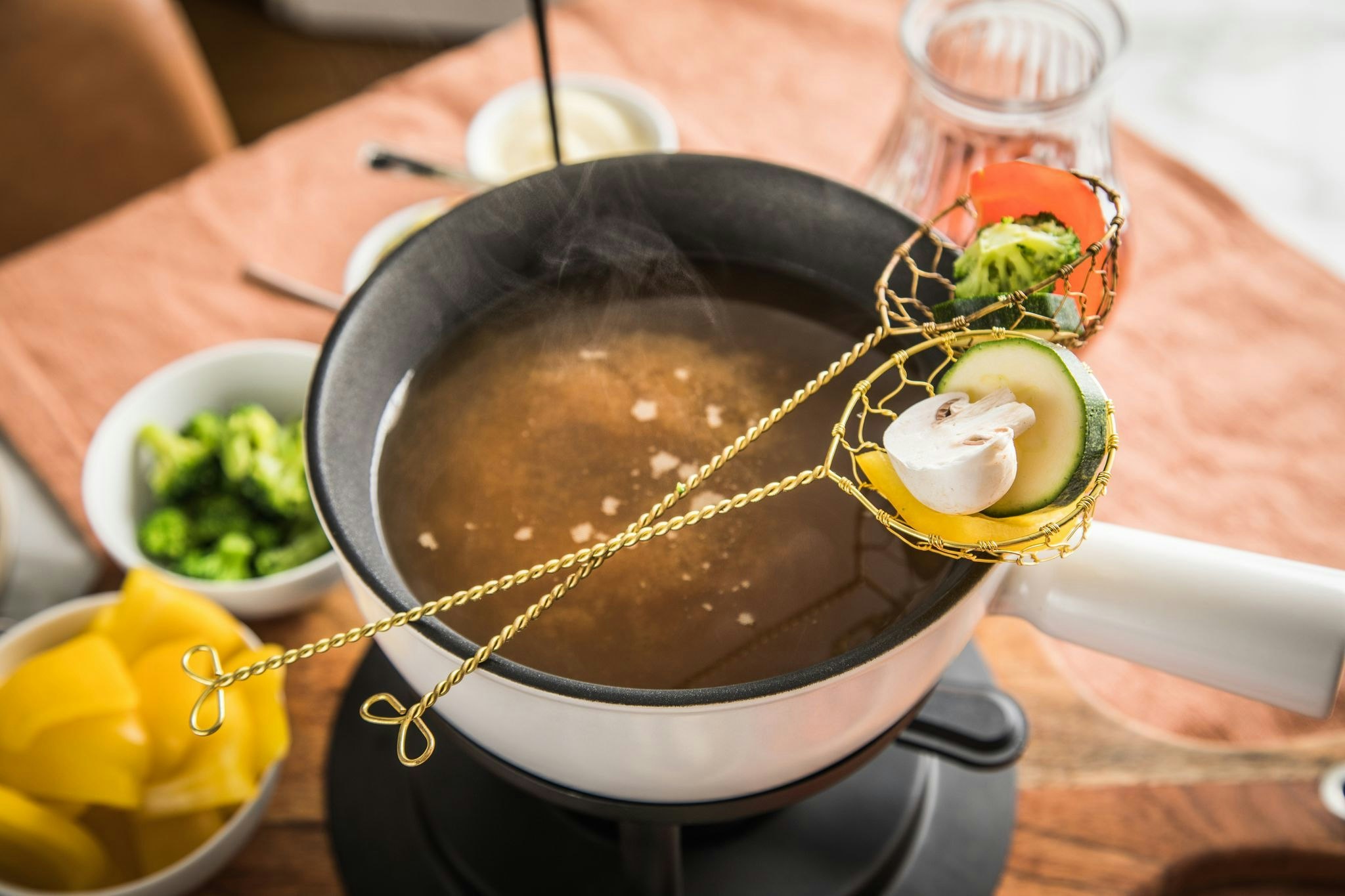 Materialfrage: Käse, Öl und Schoki: Welches Fondue-Set passt zu mir?