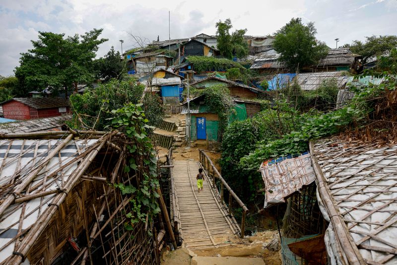 In World's Largest Refugee Camps, Rohingya Mobilise To Fight In Myanmar