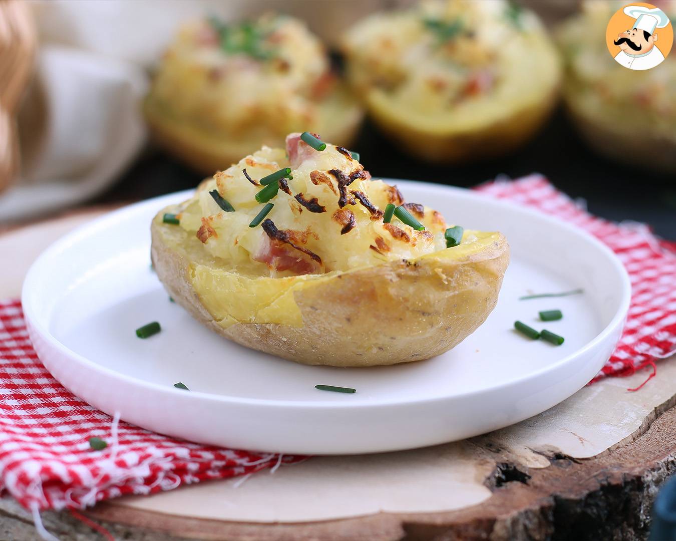 Ofenkartoffeln gefüllt mit speck und käse