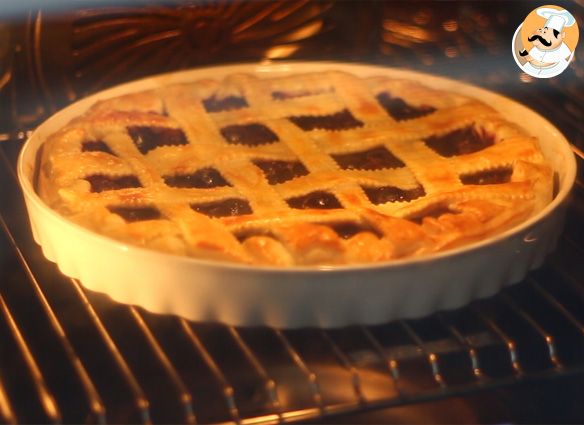 Blätterteigkuchen mit kirschen