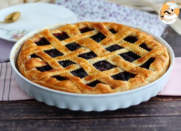 Blätterteigkuchen mit kirschen