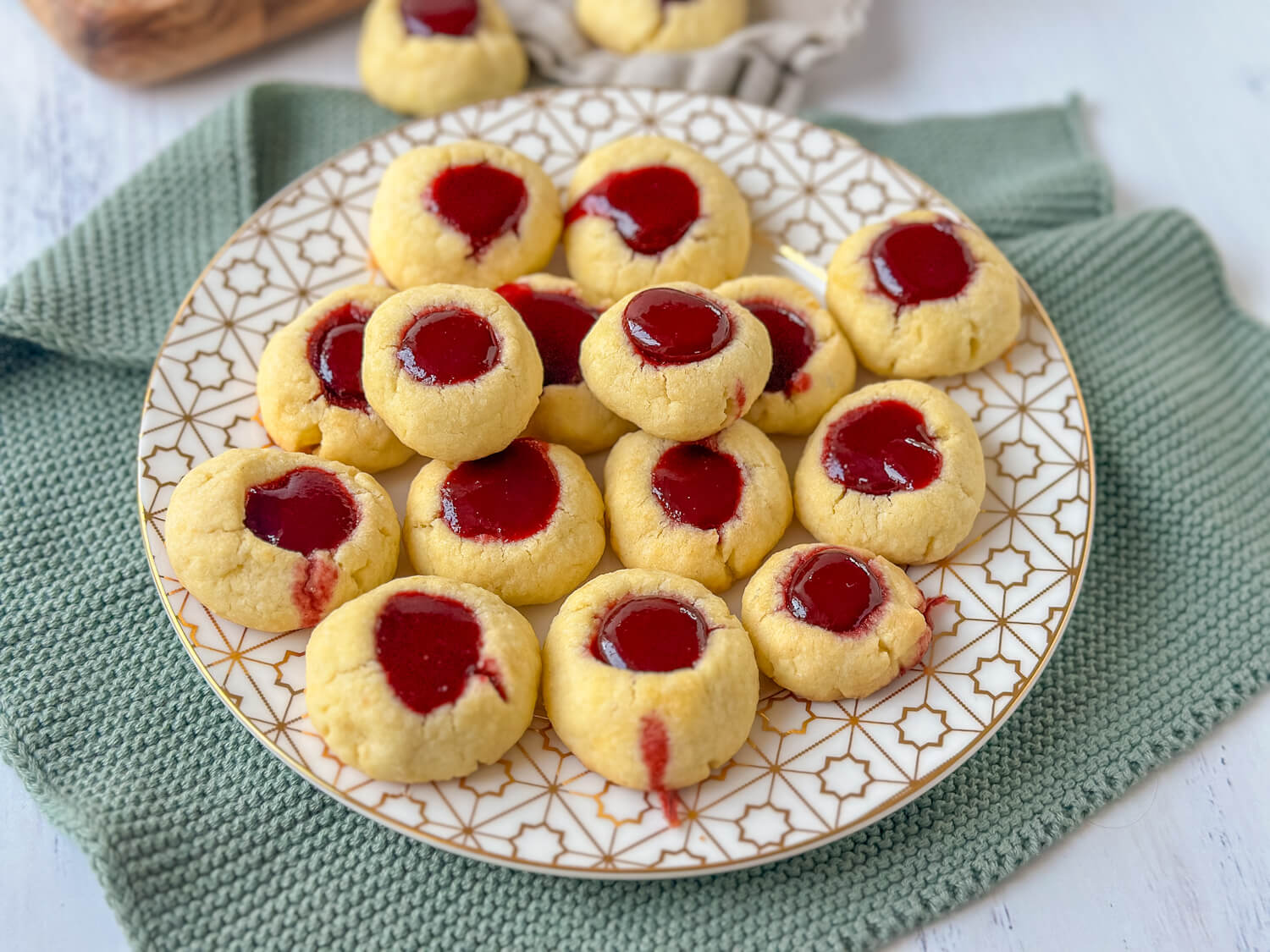Husarenkrapfen - einfache Mandel-Plätzchen mit Marmelade