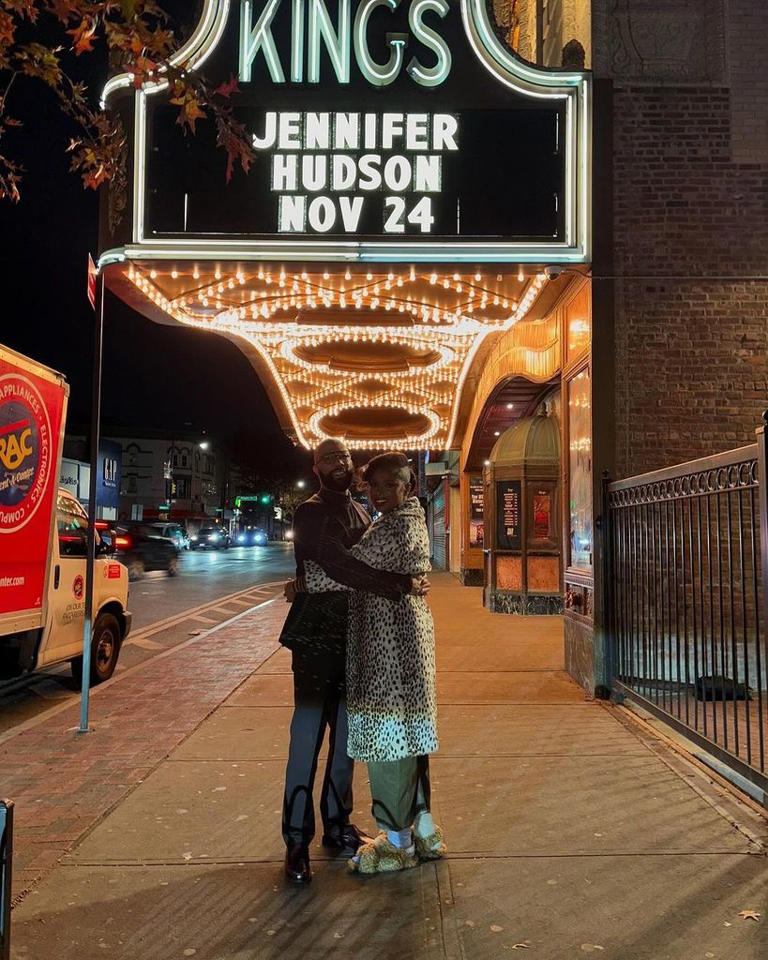 The singer kicked off her Christmas-themed tour in Brooklyn, New York