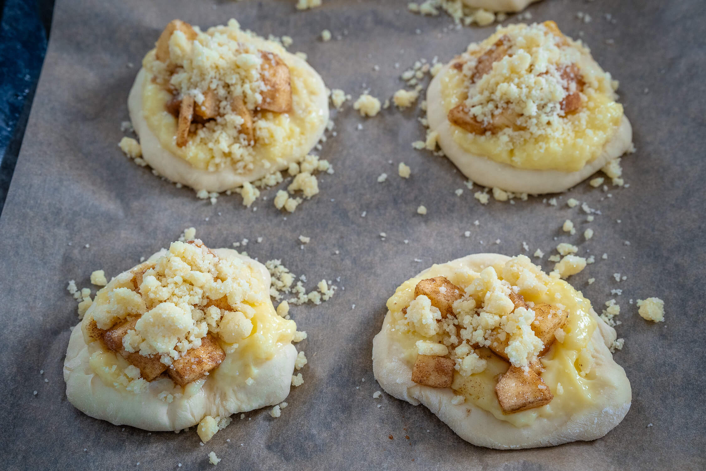 Bratapfel-Streuselschnecken – super lecker mit Apfel und Zimt