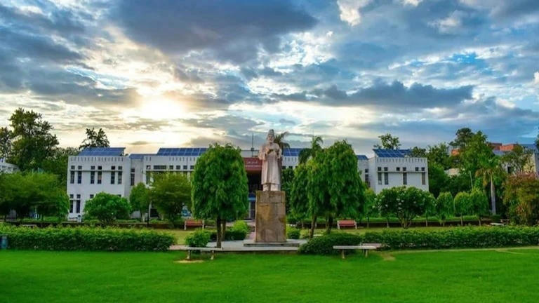 Jamia Millia Islamia opens admissions for 1 year Urdu language course