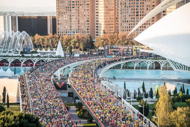 Valencia Marathon 2024 Your guide to the famously fast 26.2mile race