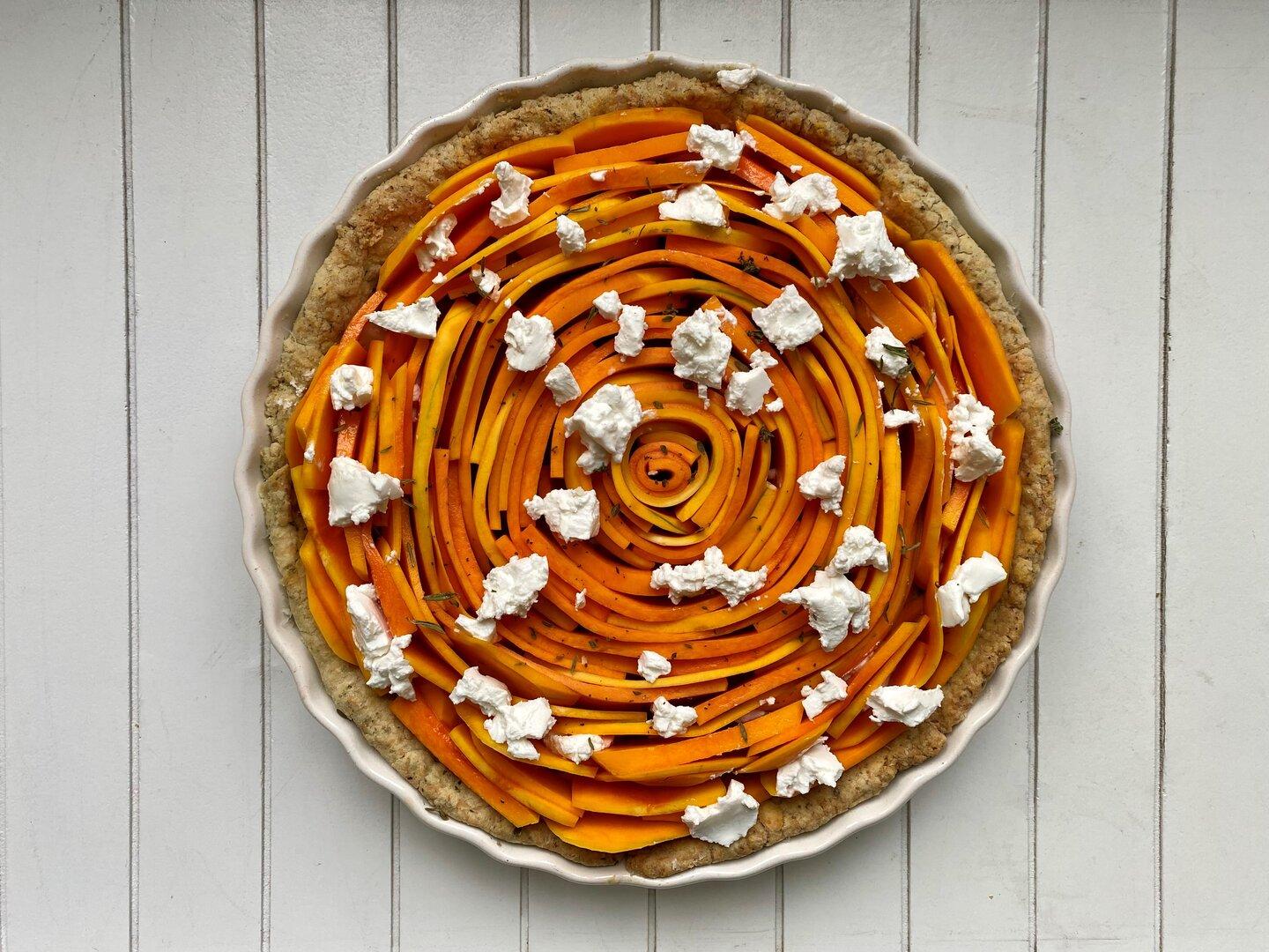 So gelingt die raffinierte Kürbis-Quiche mit Ziegenfrischkäse